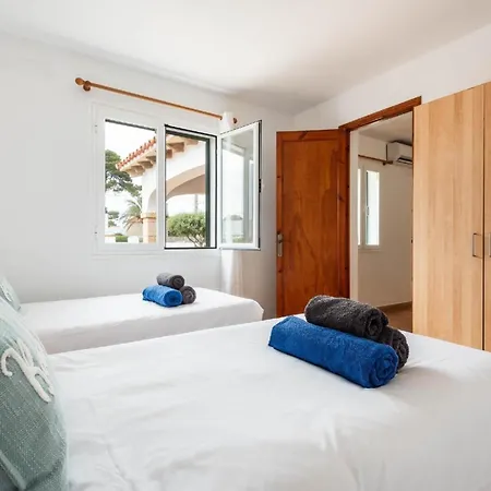 Ferienhaus Mit Privatpool Fuer 7 Personen Ca 120 Qm In Cala Blanca, Menorca Westkueste Von Menorca